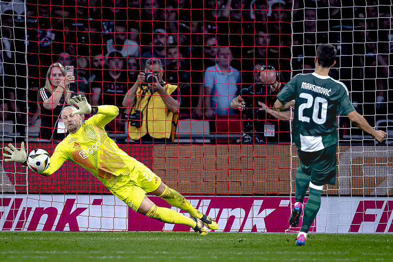 国际比赛日突围战来临，阿贾克斯围绕CBA季后赛官宣签约，底气十足，球探报告显示潜力(阿贾克斯图片暗区)-爱游戏